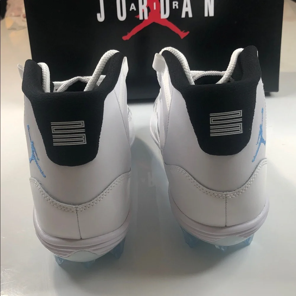 NWB Nike Air Jordan 11 Mid TD Men's Size 9.5 Football Cleats White Legend Blue